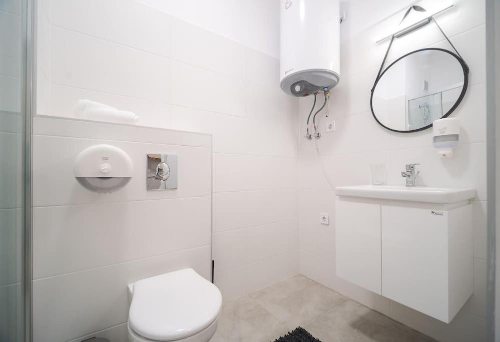 Mycampus 1 Bdrm, Stay 4, Free Parking, Garden, Self Check-In Sofya Dış mekan fotoğraf